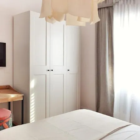 Alojamento de Acomodação e Pequeno-almoço Domus D'angelo Formia