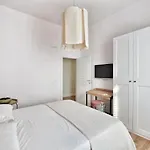 Domus D'angelo Bed & Breakfast 4*