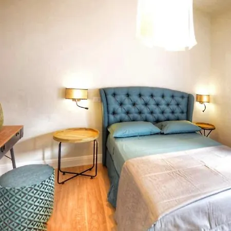 Domus D'angelo Bed & Breakfast